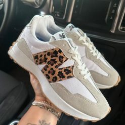 New Balance 327 Beje com Tigresa