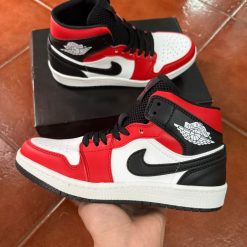 Nike Air Jondan Preto com Vermelho